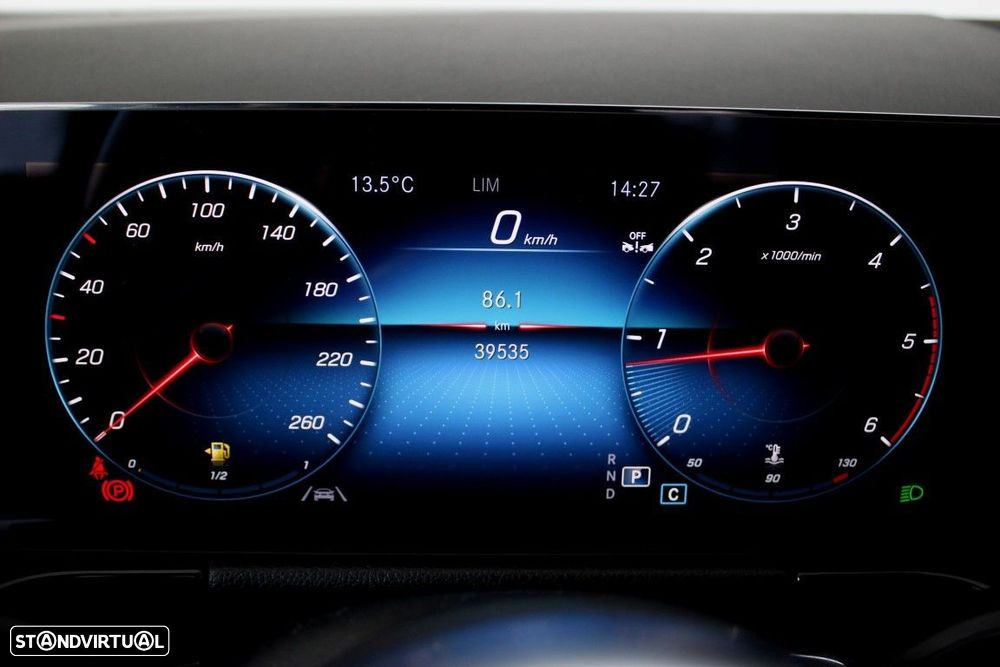 Mercedes-Benz GLA 180 d AMG Line - 28