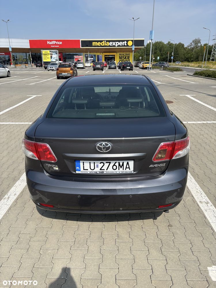 Toyota Avensis - 5