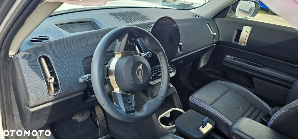 MINI Countryman SE ALL4 John Cooper Works Trim - 9