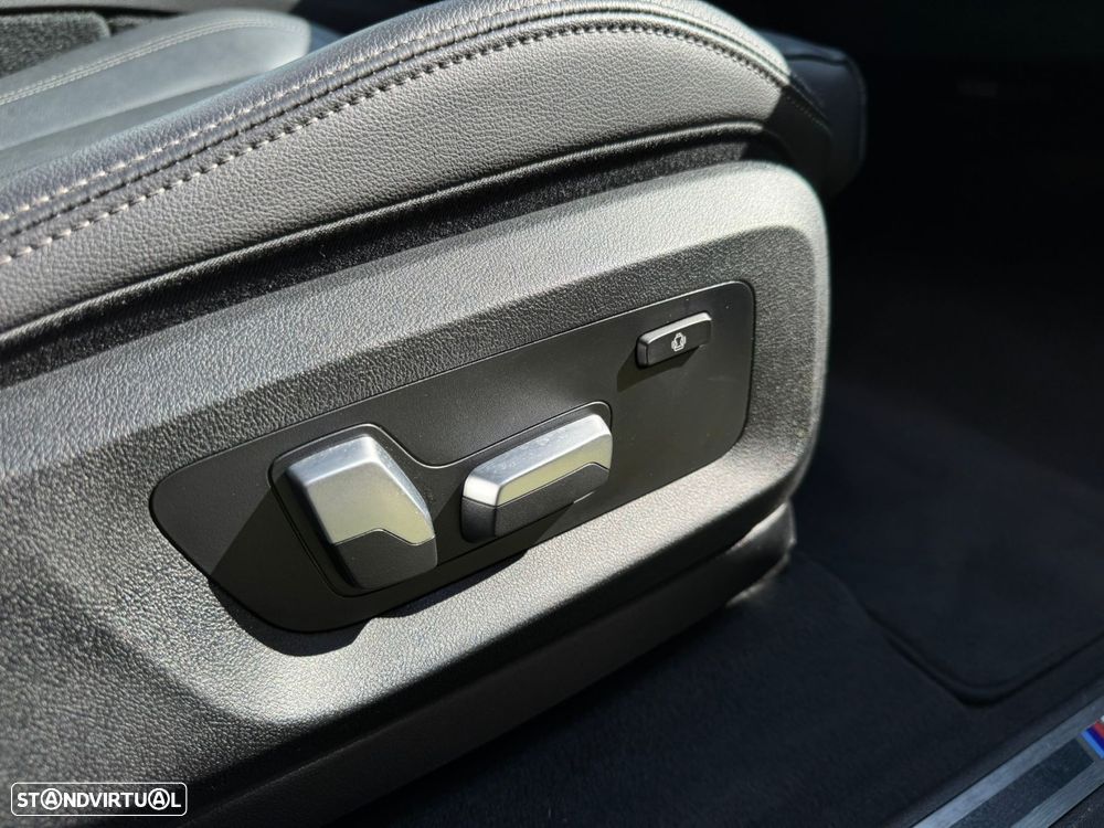 BMW X5 45 e xDrive Pack M - 24