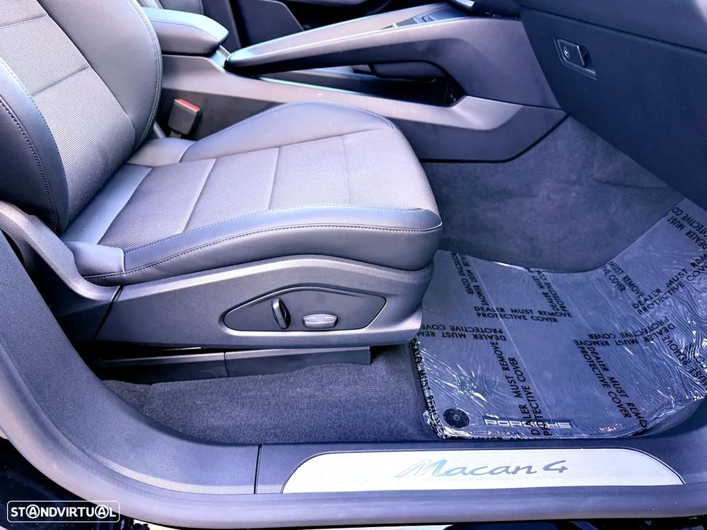 Porsche Macan Electric 4 - 27