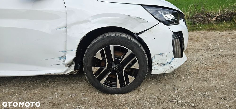 Peugeot 208 - 16