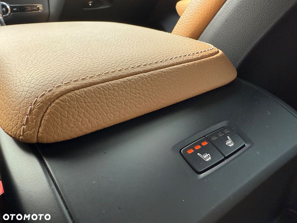 Volvo V60 Cross Country D4 AWD Geartronic Pro - 38