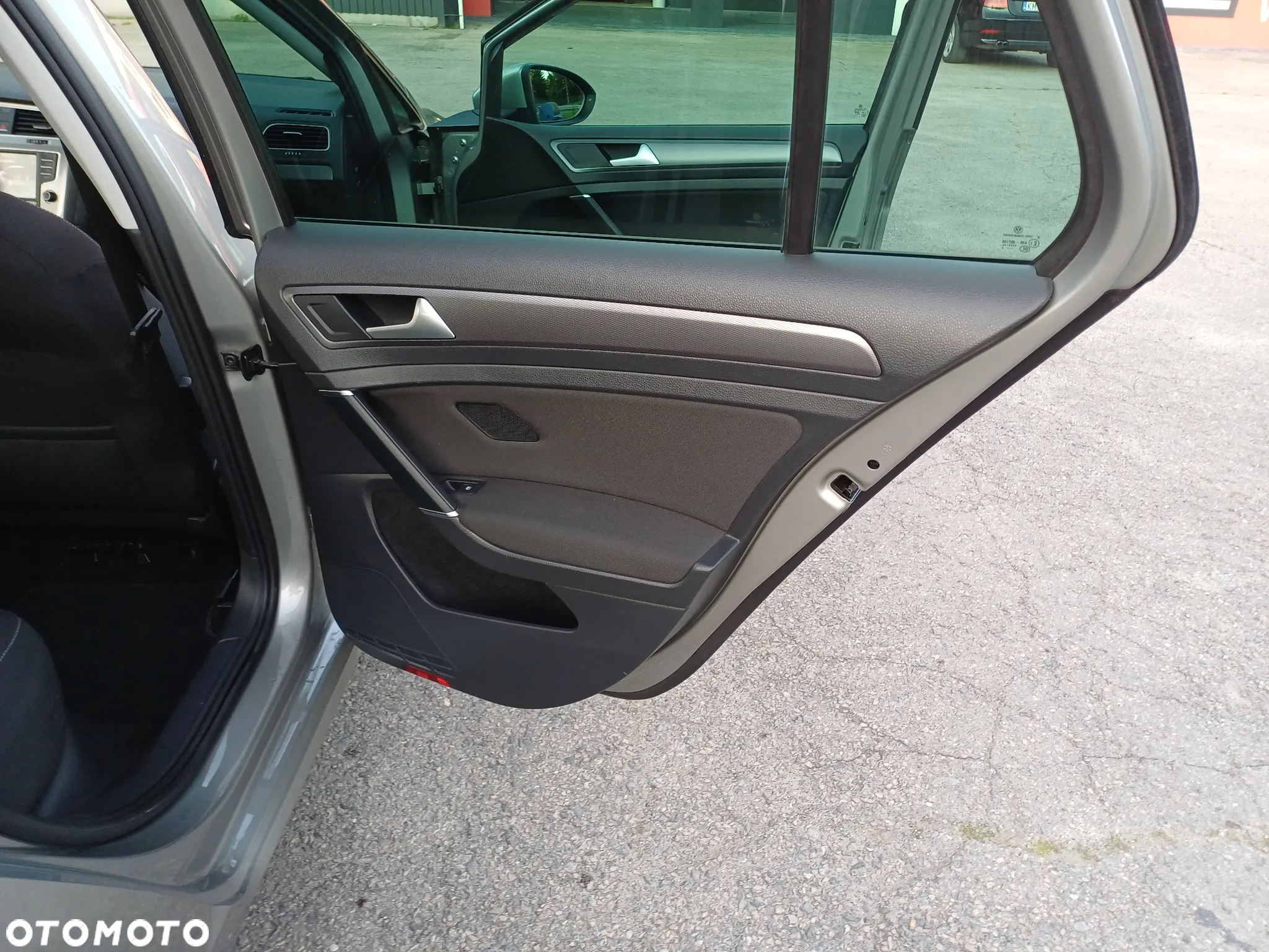 Volkswagen Golf 2.0 BlueTDI Comfortline - 24