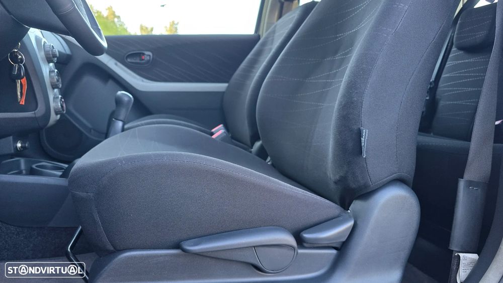 Toyota Yaris 1.0 VVT-i AC Manual - 27