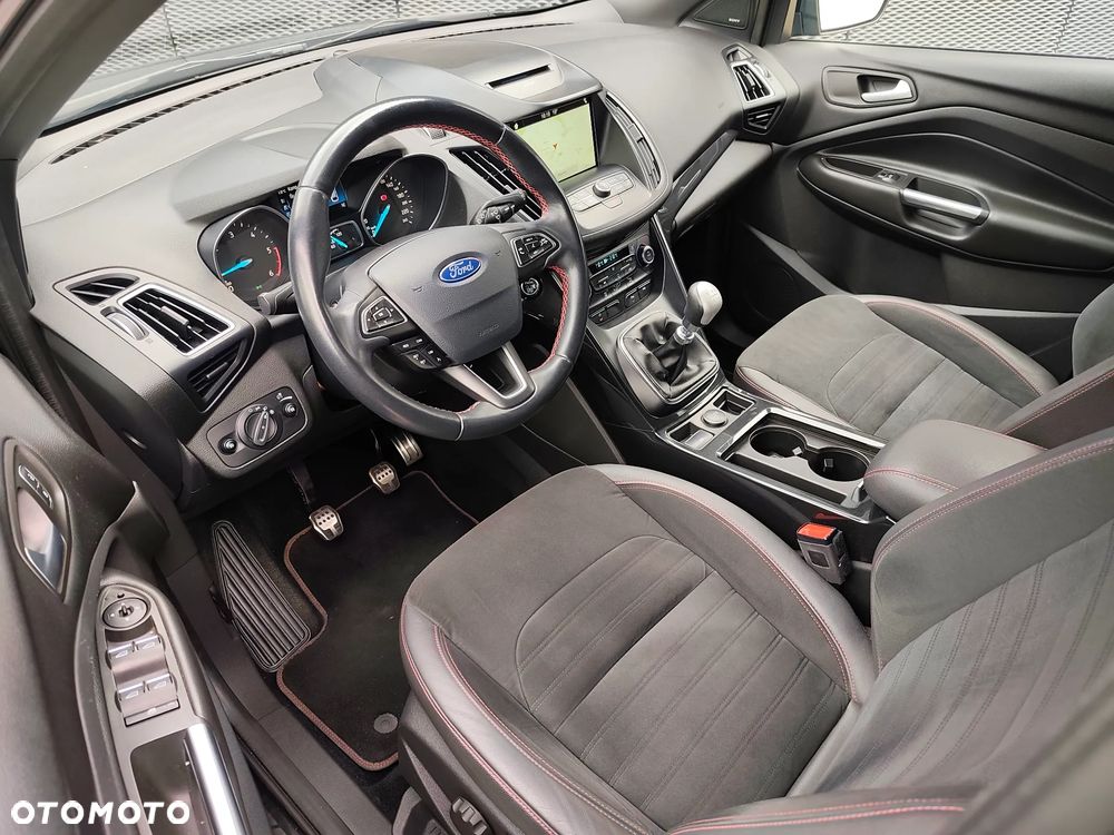 Ford Kuga 2.0 TDCi 4x4 ST-Line - 14