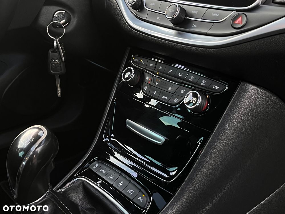 Opel Astra 1.6 BiTurbo D (CDTI) Start/Stop Dynamic - 26