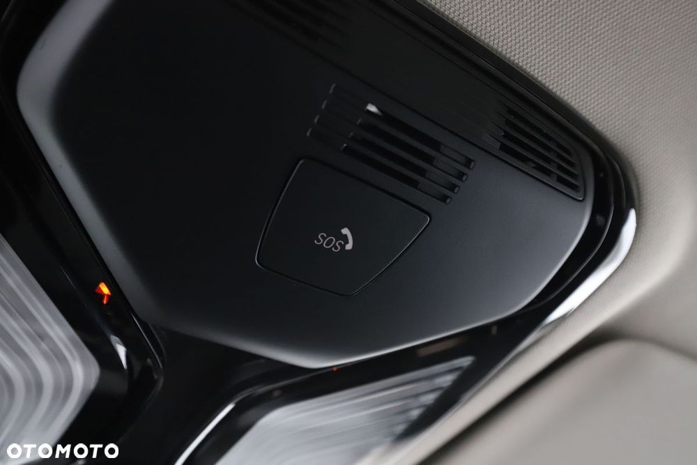 BMW Seria 3 318d mHEV - 33