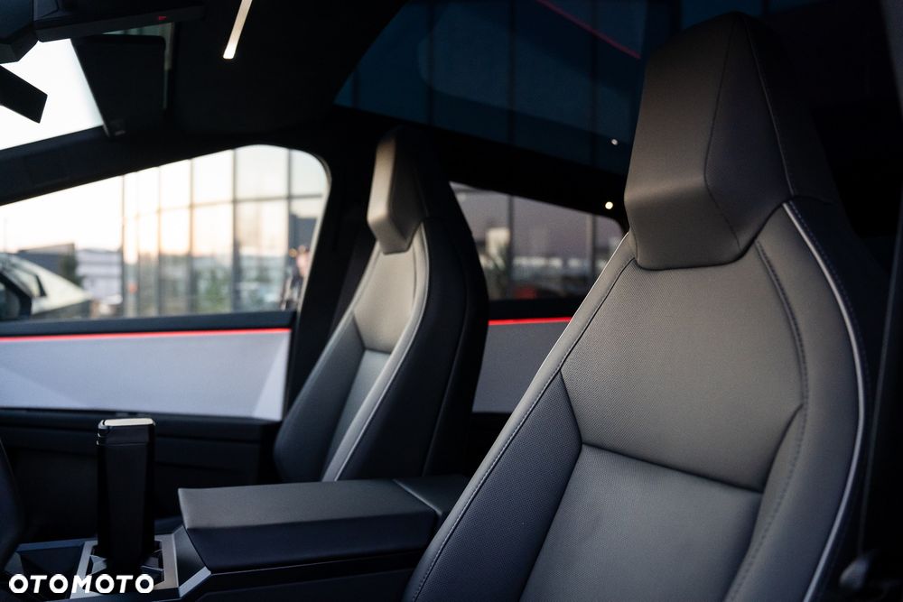 Tesla Cybertruck - 26
