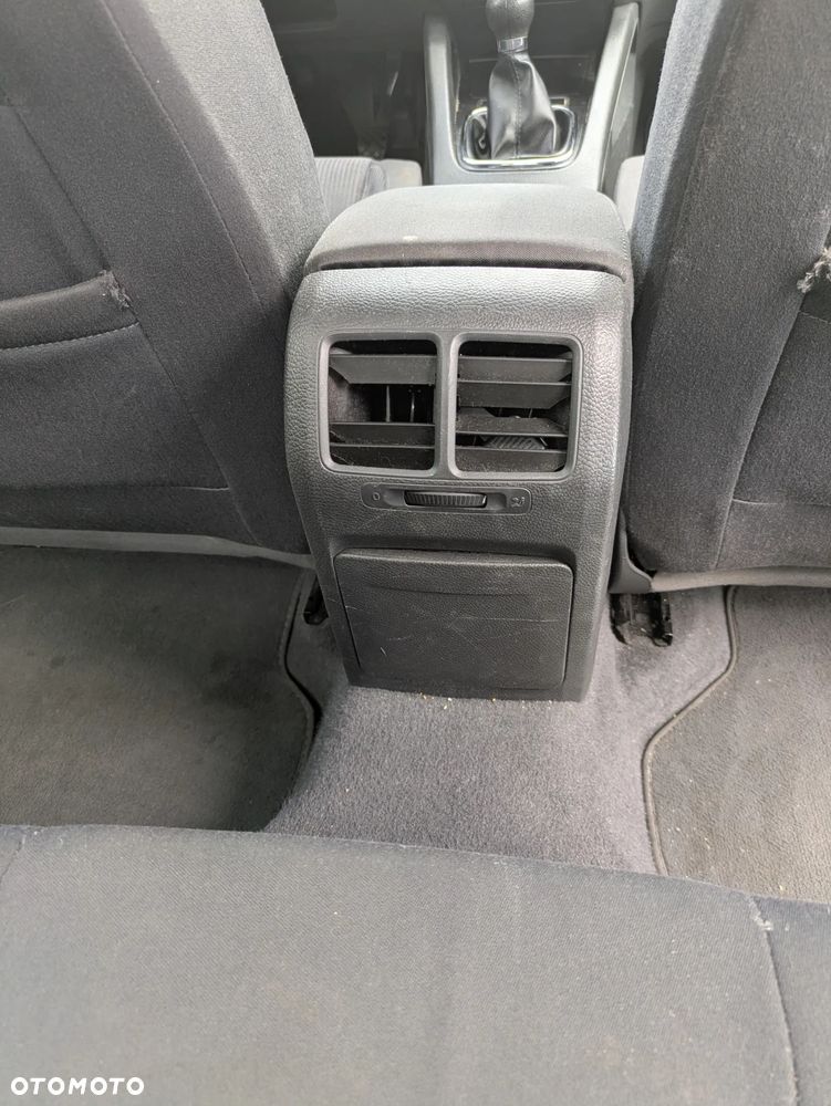 Volkswagen Jetta 1.6 Comfortline - 8
