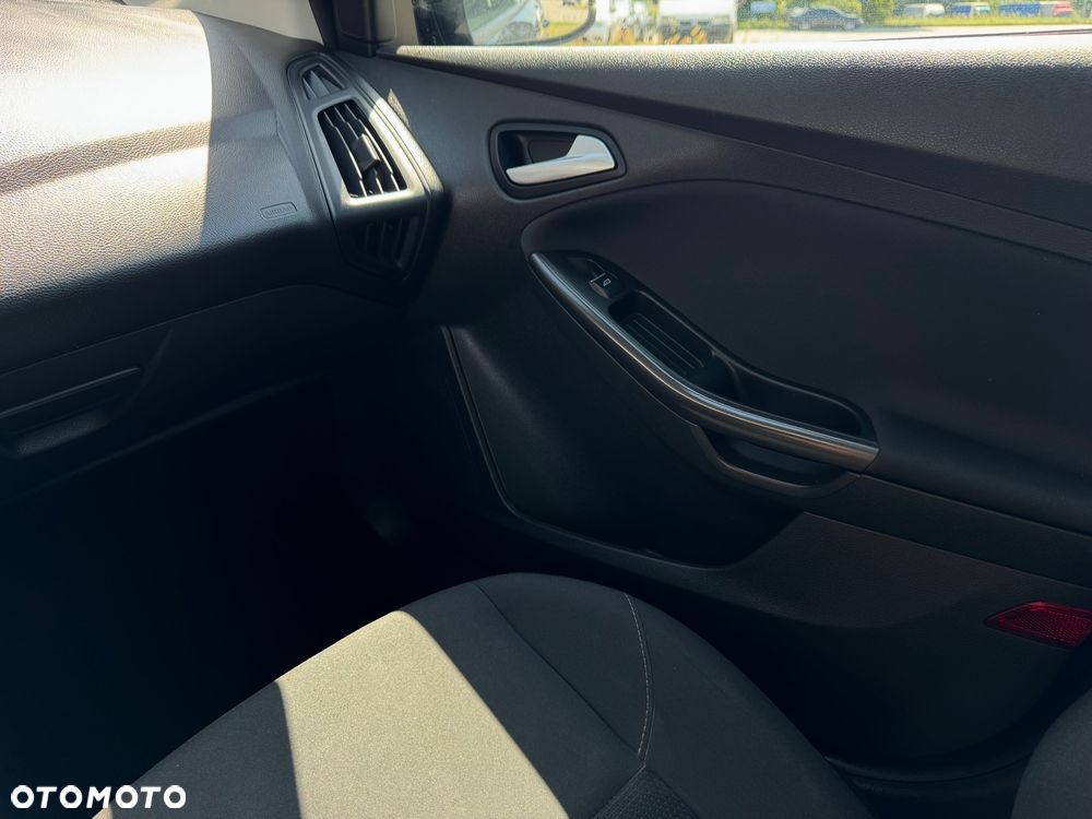 Ford Focus - 27