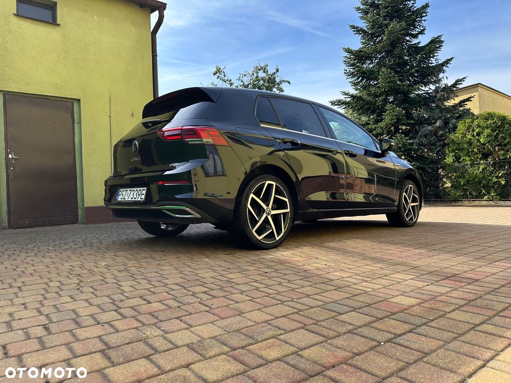 Volkswagen Golf - 8