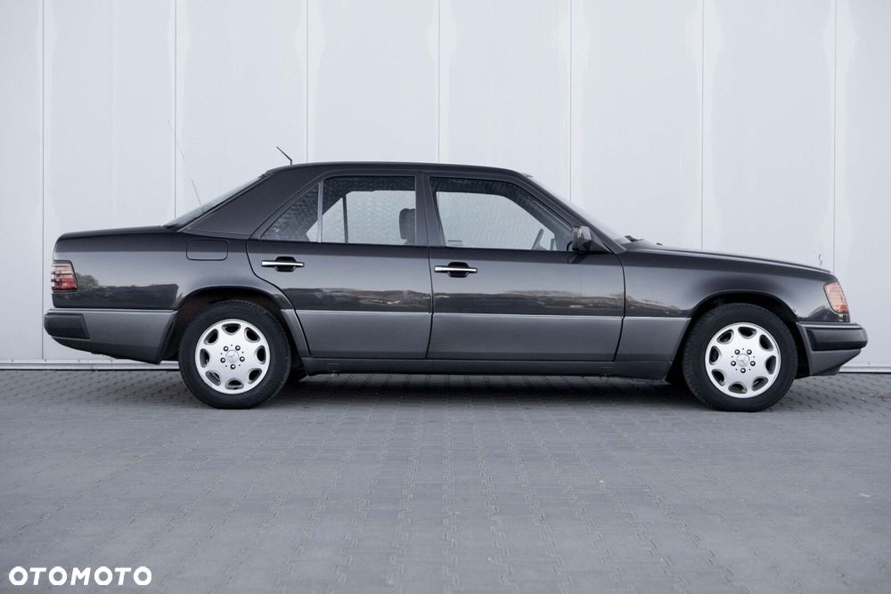 Mercedes-Benz W124 (1984-1993) - 12