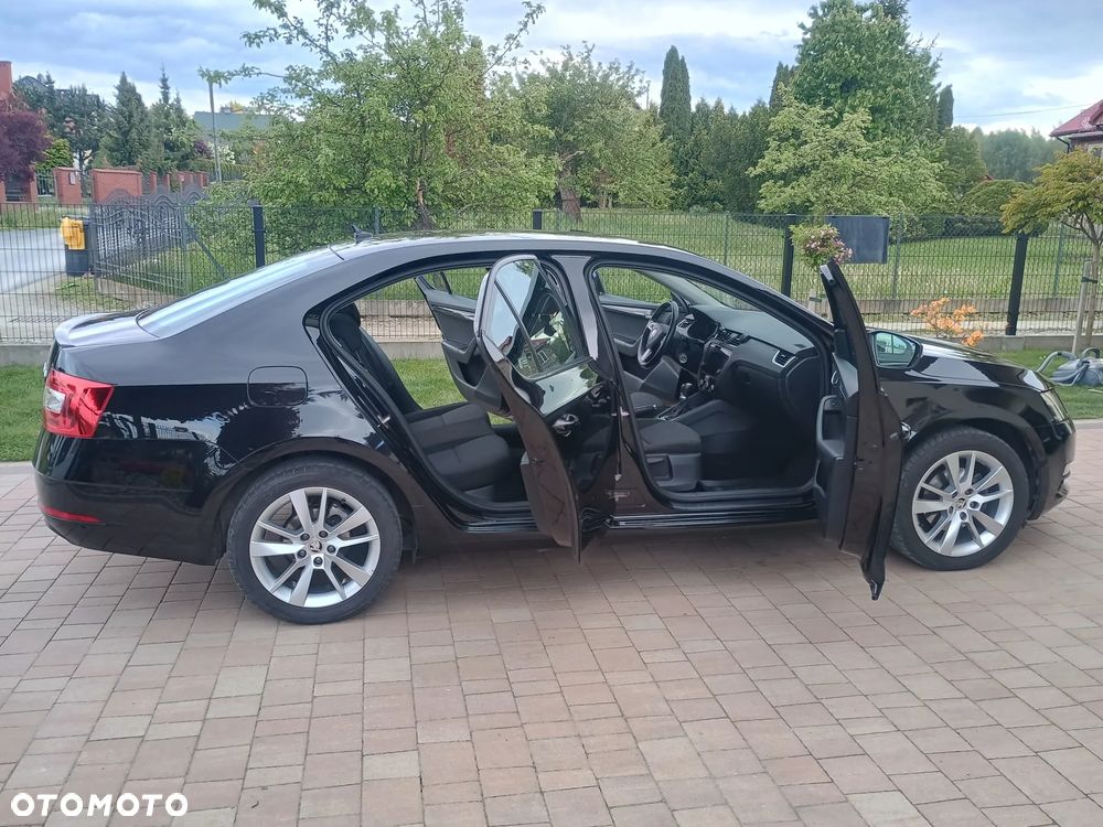 Skoda Octavia 1.5 TSI ACT Style DSG - 4
