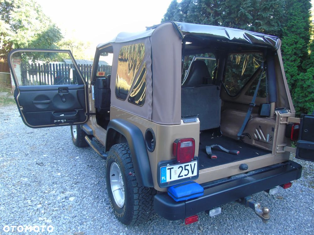Jeep Wrangler 4.0 Sport - 14