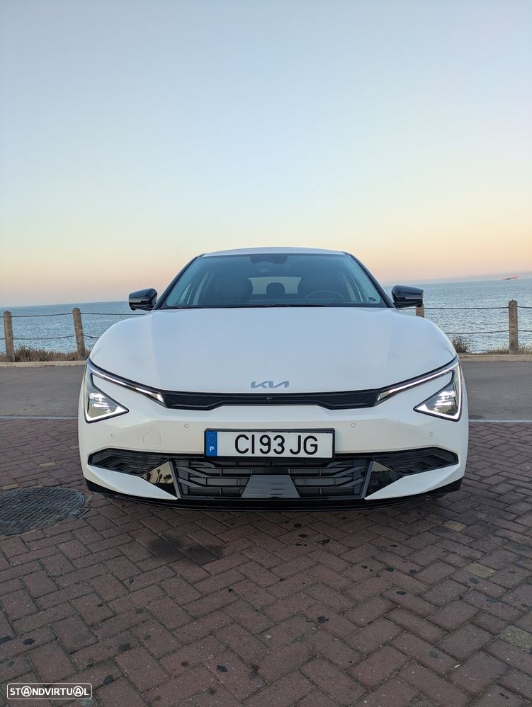 Kia EV6 84-kWh Earth