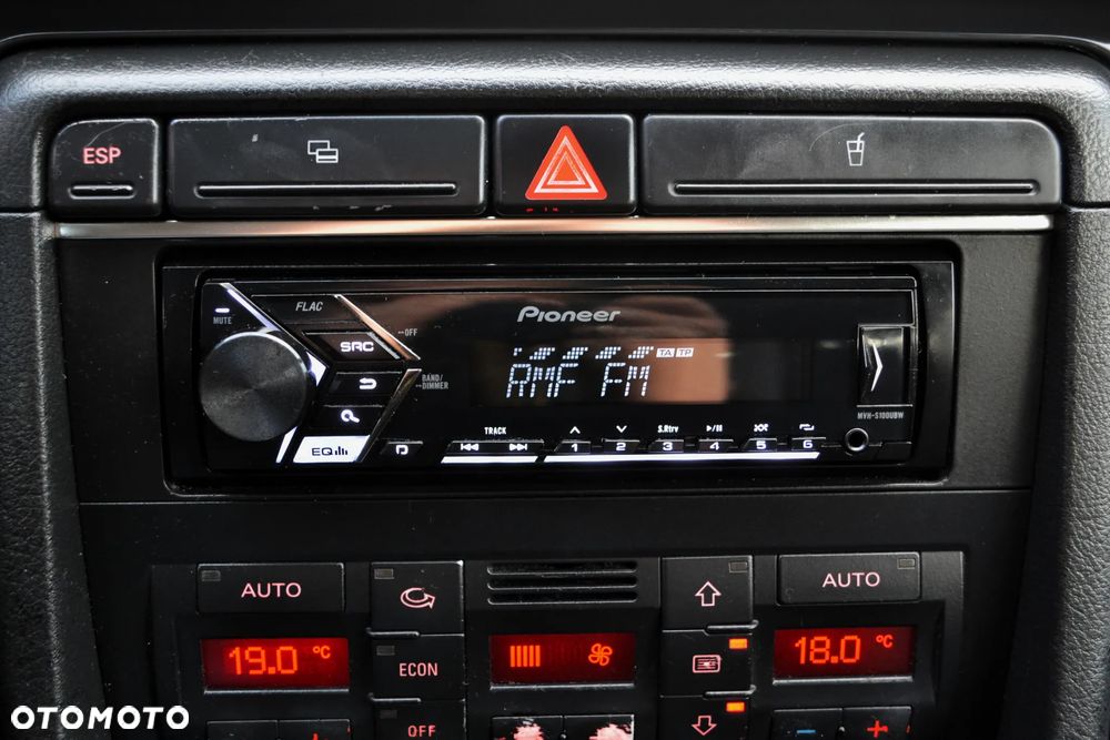 Audi A4 Limousine - 19