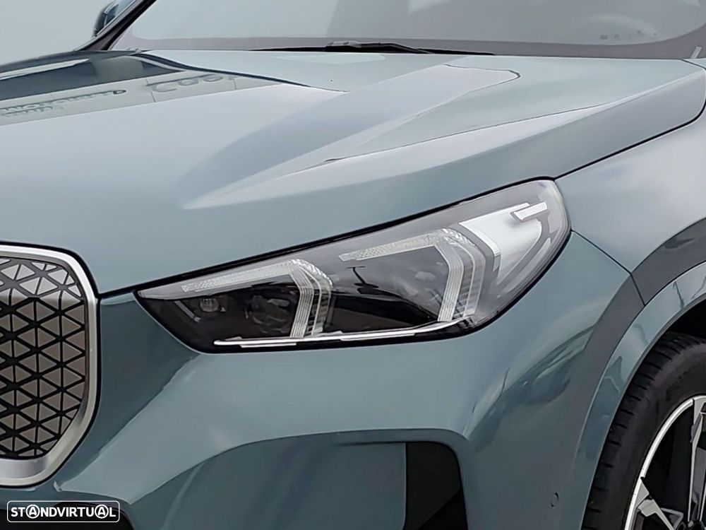 BMW iX1 eDrive20 Pack Desportivo M - 3