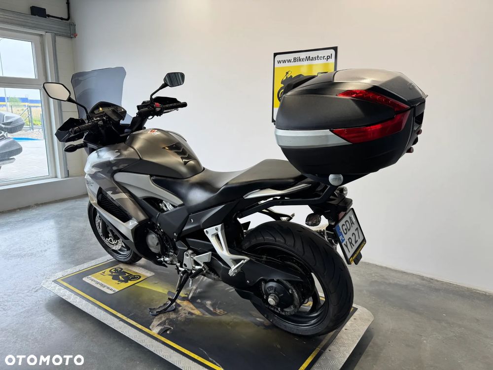 Honda VFR - 6