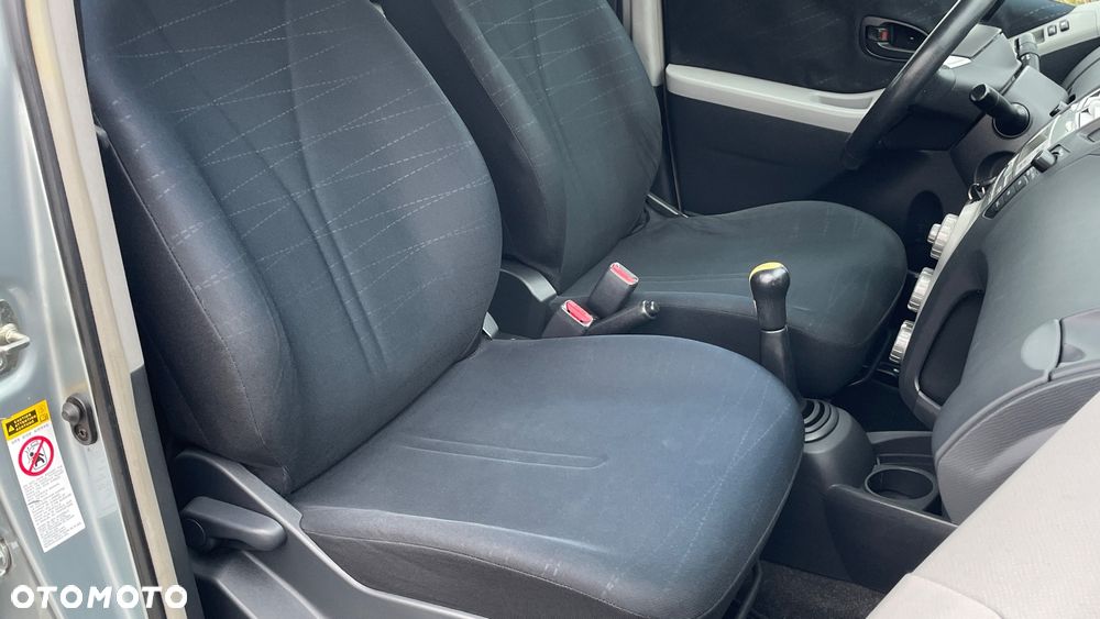Toyota Yaris - 23
