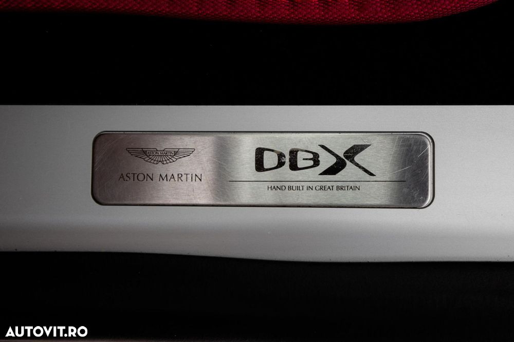 Aston Martin DBX - 41