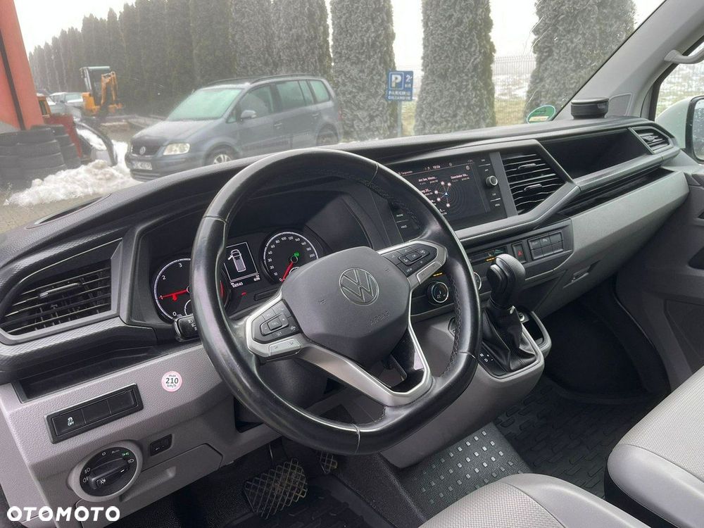 Volkswagen Caravelle - 10