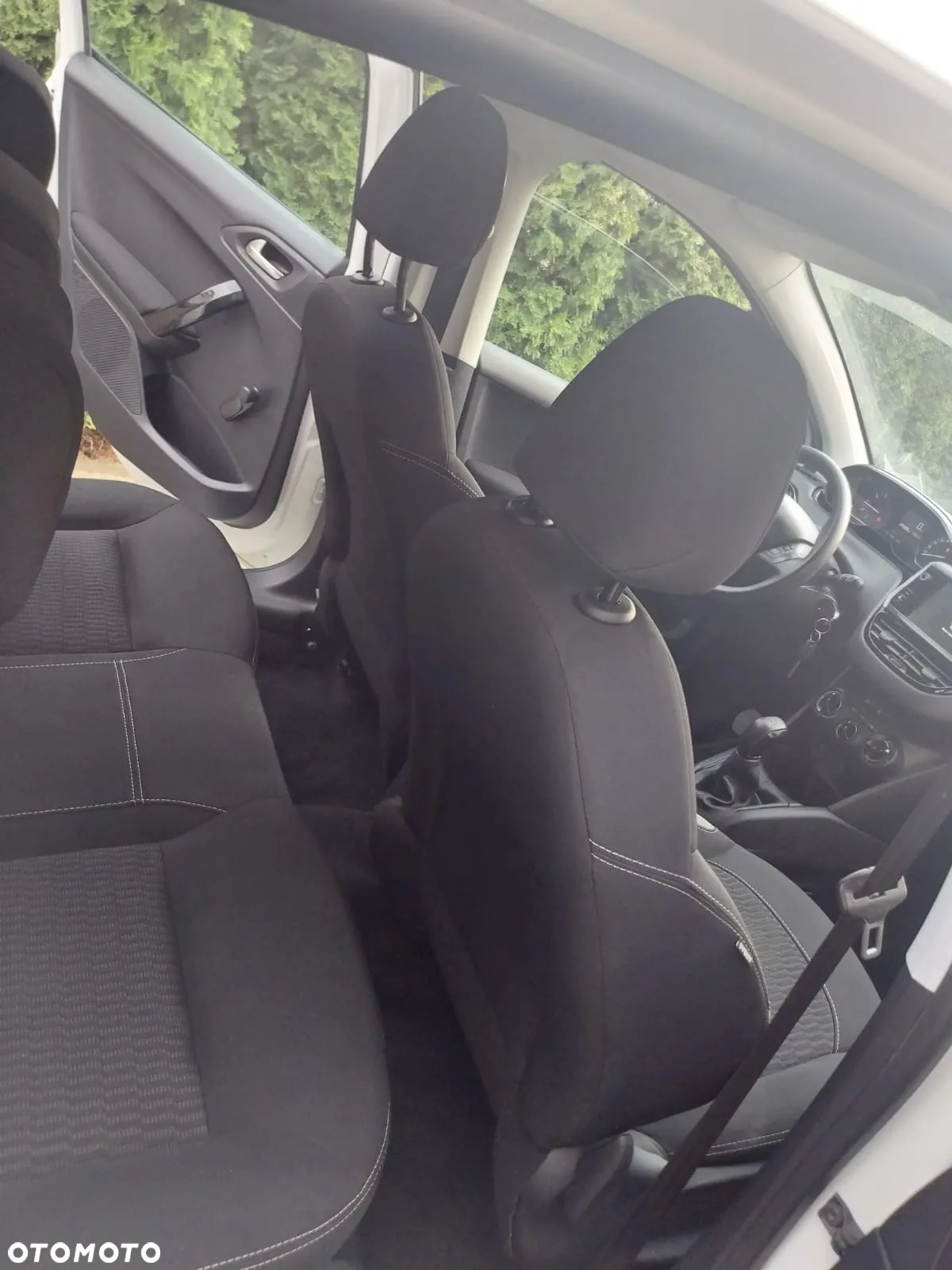 Peugeot 208 - 22