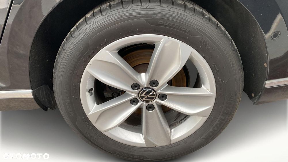 Volkswagen Passat - 15