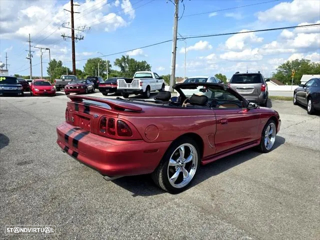 Ford Mustang - 8