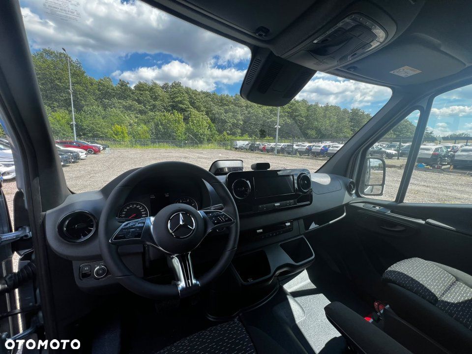 Mercedes-Benz Sprinter - 6