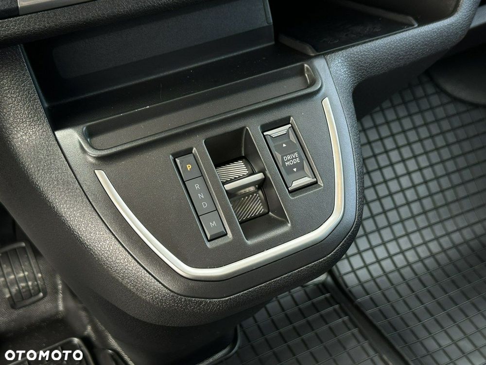 Peugeot Traveller - 29