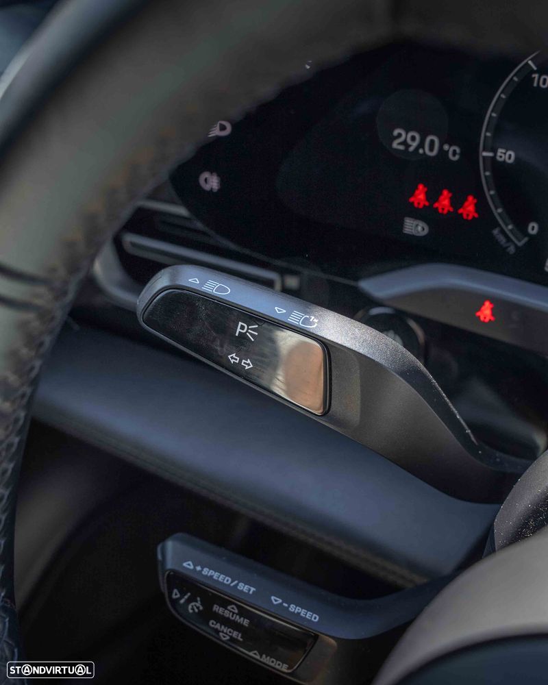 Porsche Taycan Turbo S - 35