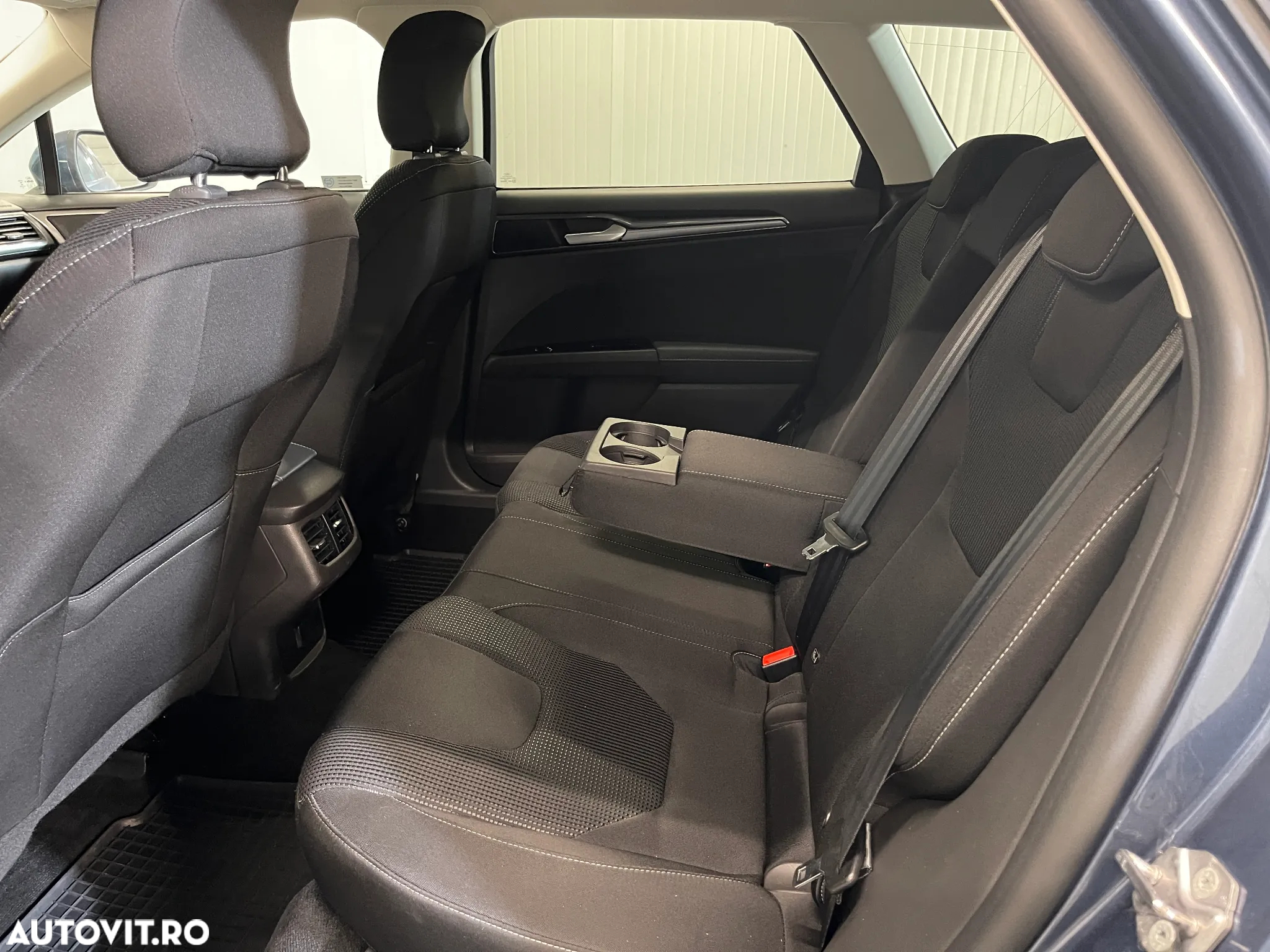 Ford Mondeo 2.0 HEV Titanium - 11