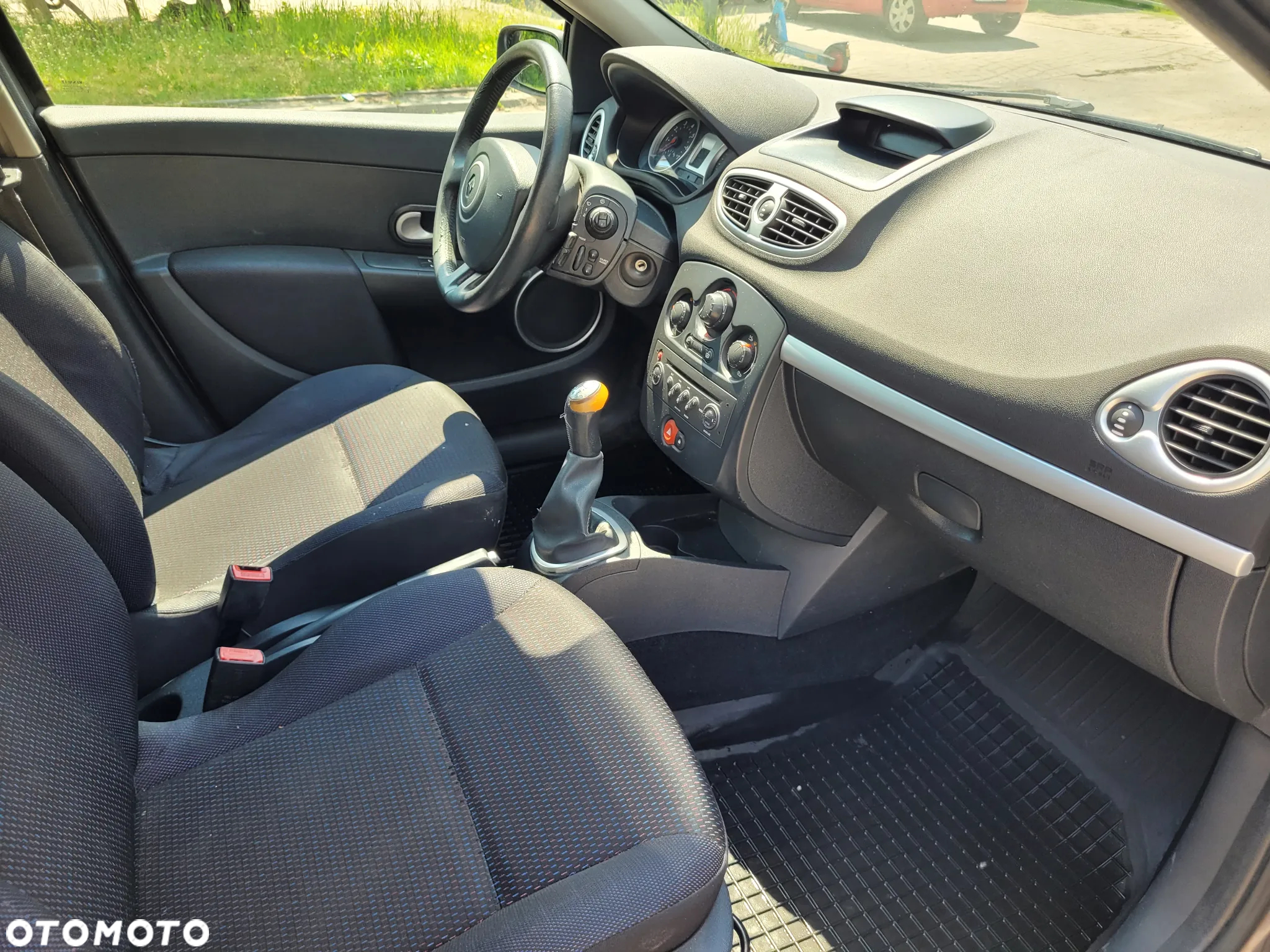 Renault Clio - 14
