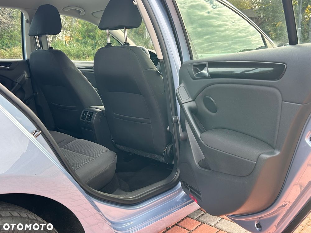 Volkswagen Golf - 24