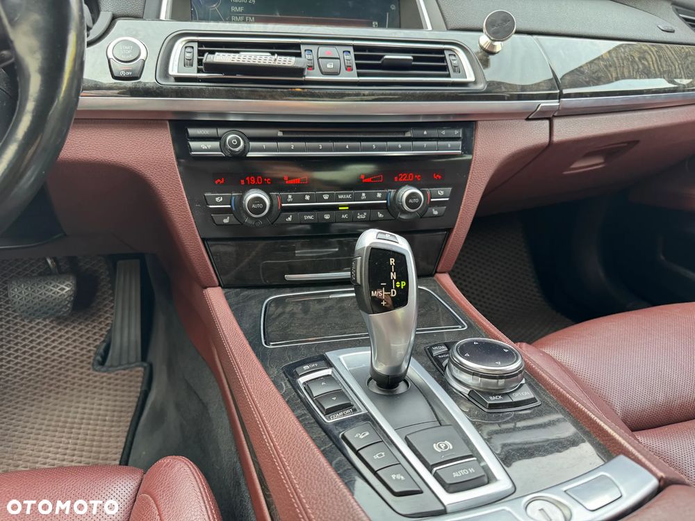 BMW Seria 7 730d xDrive - 24