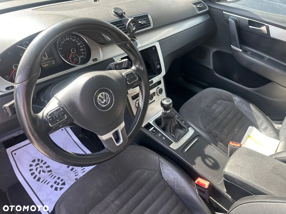 Volkswagen Passat Variant 2.0 TDI BlueMotion Technology Highline - 14