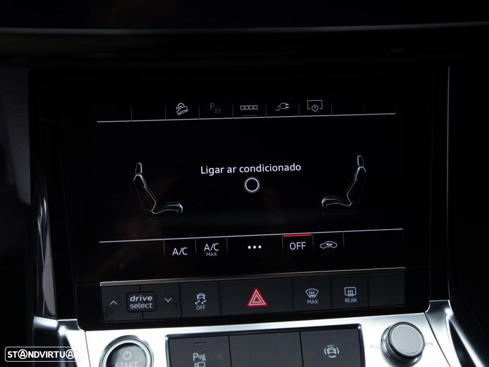 Audi e-tron 55 quattro S line - 28