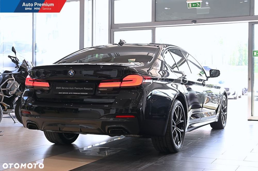 BMW Seria 5 540i xDrive mHEV - 20