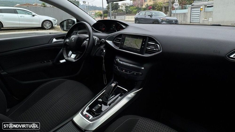 Peugeot 308 1.5 BlueHDi Allure EAT8 - 12