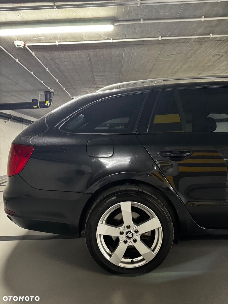 Skoda Superb 2.0 TDI Ambition DSG - 11