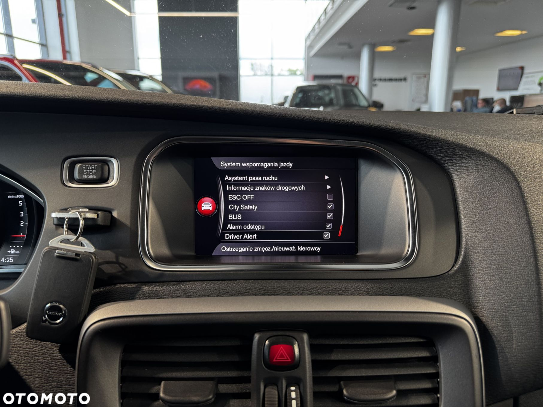 Volvo V40 - 25
