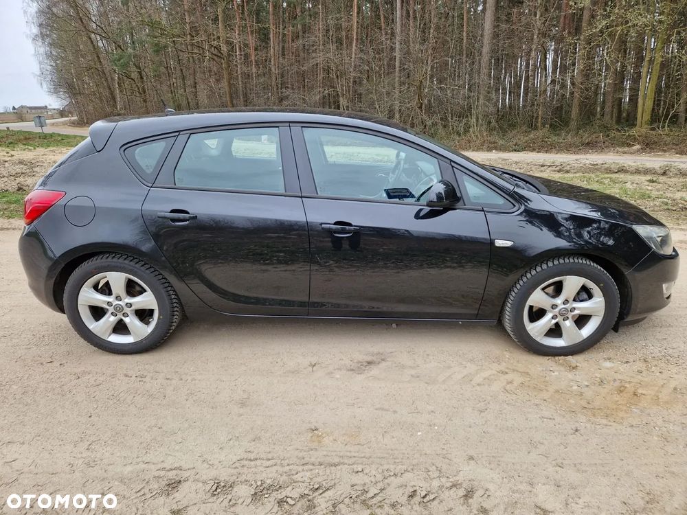 Opel Astra 1.7 CDTI DPF Cosmo - 4