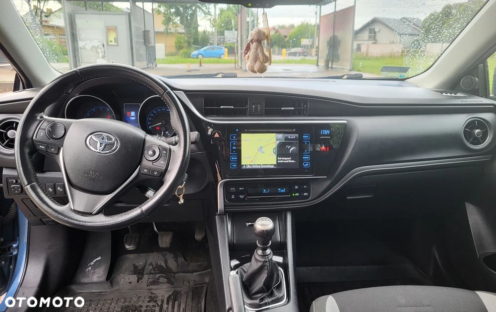 Toyota Auris 1.6 Selection - 9