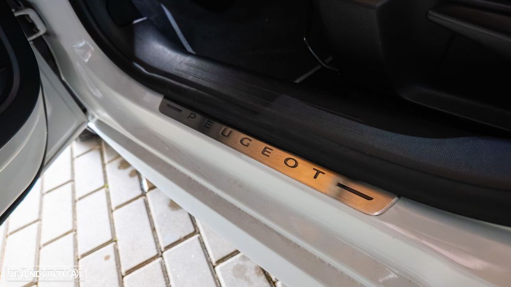 Peugeot 208 1.2 PureTech GT Line - 15