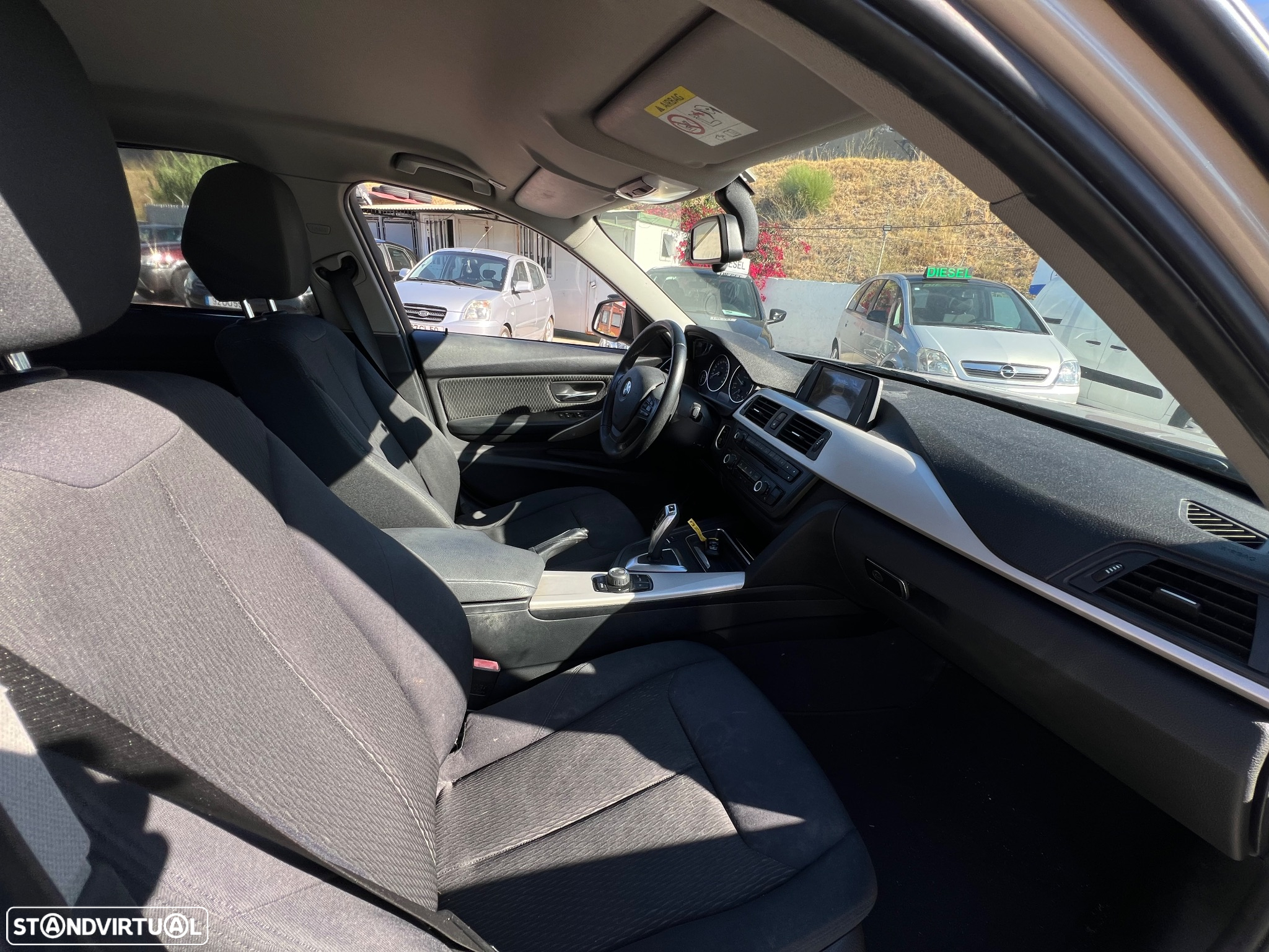 BMW 318 d Auto - 9