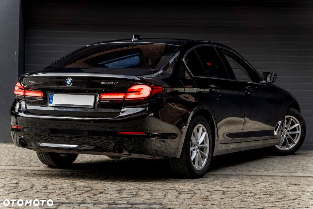 BMW Seria 5 520d xDrive - 7