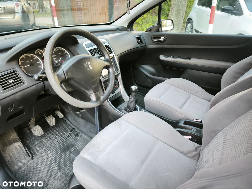 Peugeot 307 1.4 XR - 17