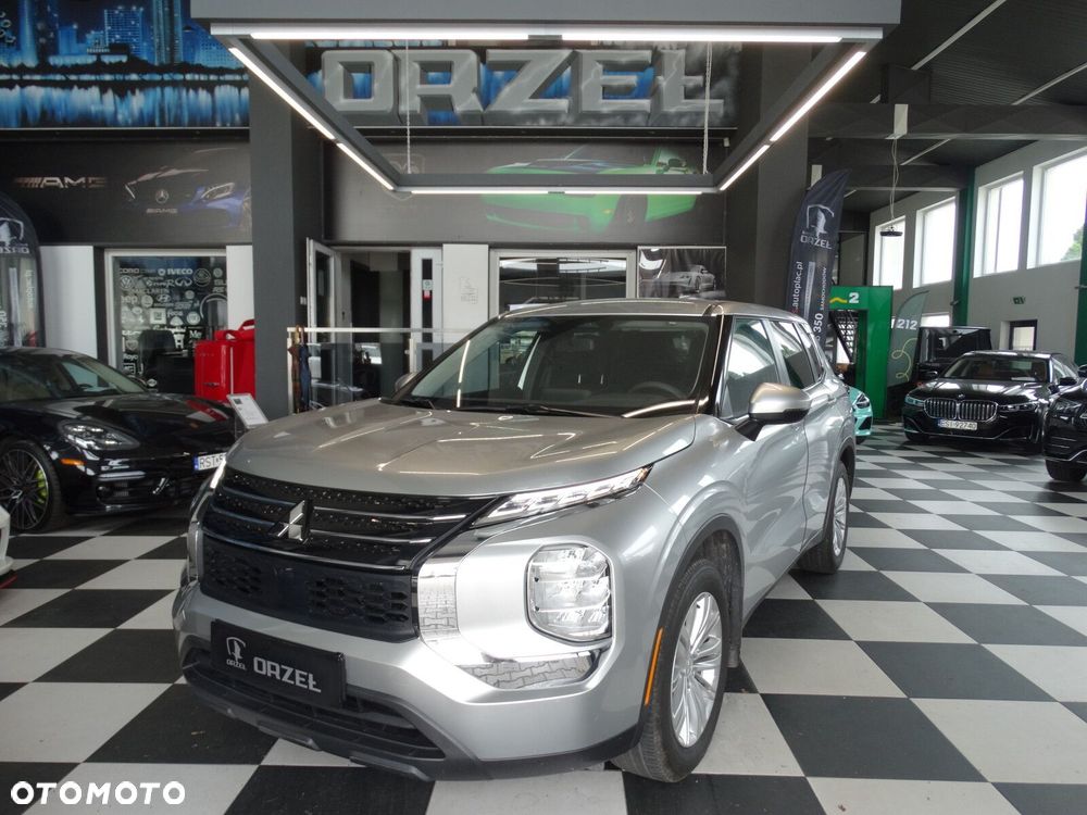 Mitsubishi Outlander - 1