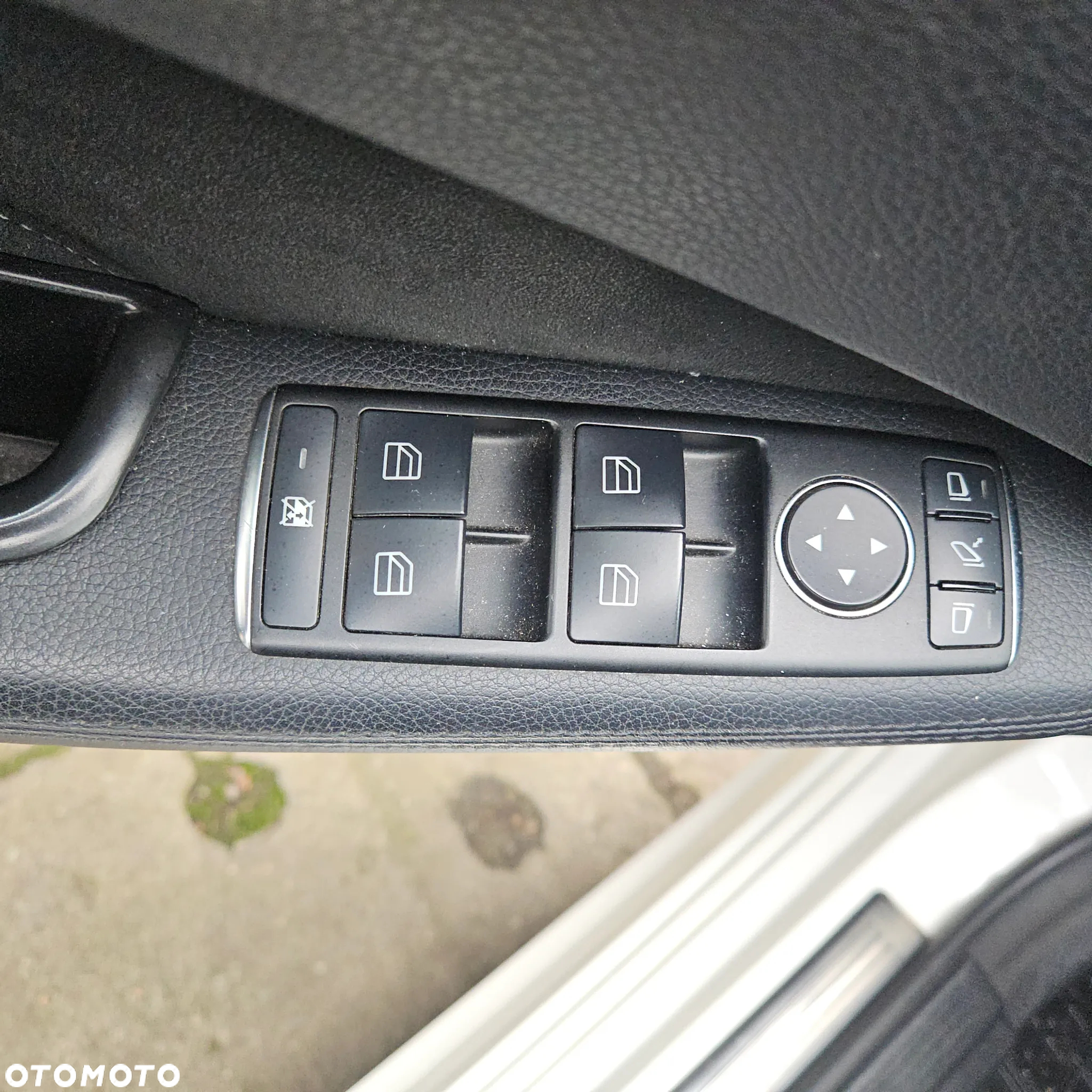 Mercedes-Benz Klasa E 250 CDI 4-Matic Avantgarde - 30